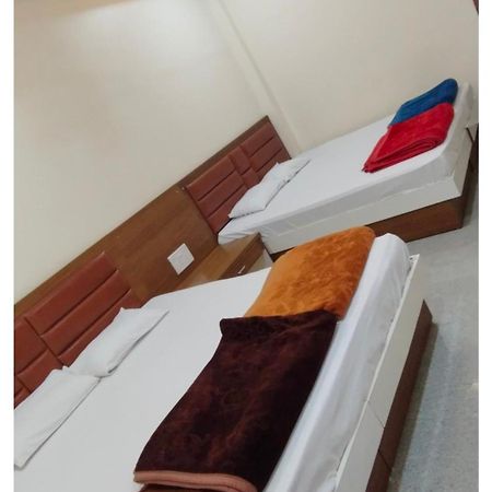 Shree Trilokeshwar Guesthouse Uddzsaín Kültér fotó