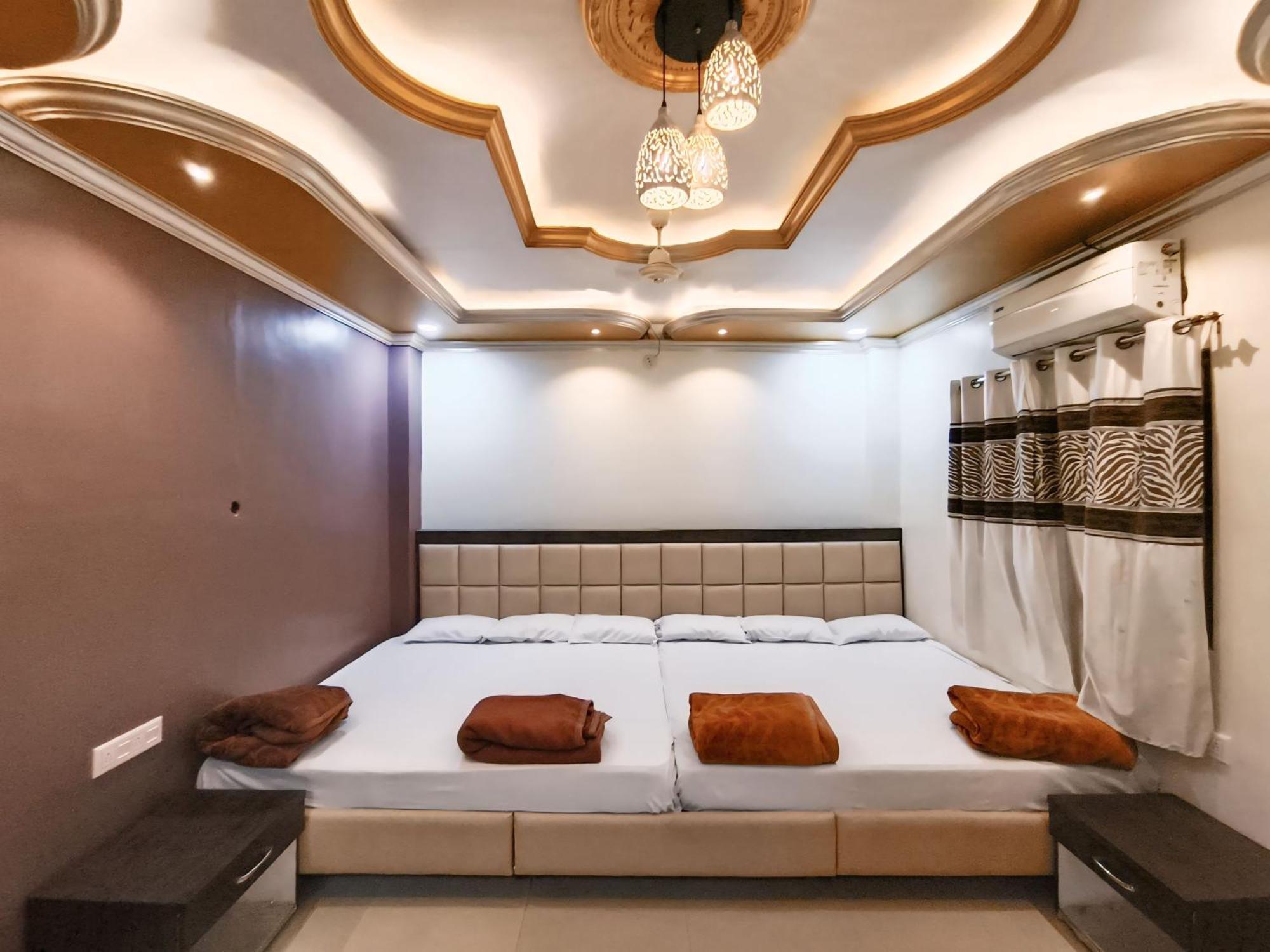 Shree Trilokeshwar Guesthouse Uddzsaín Kültér fotó