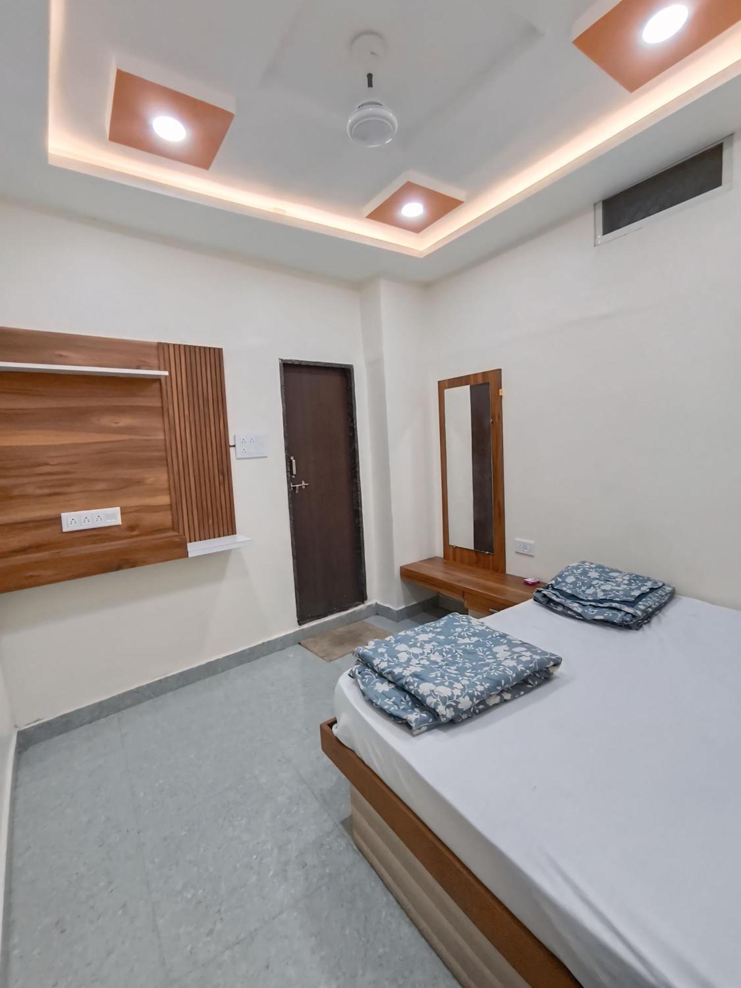Shree Trilokeshwar Guesthouse Uddzsaín Kültér fotó
