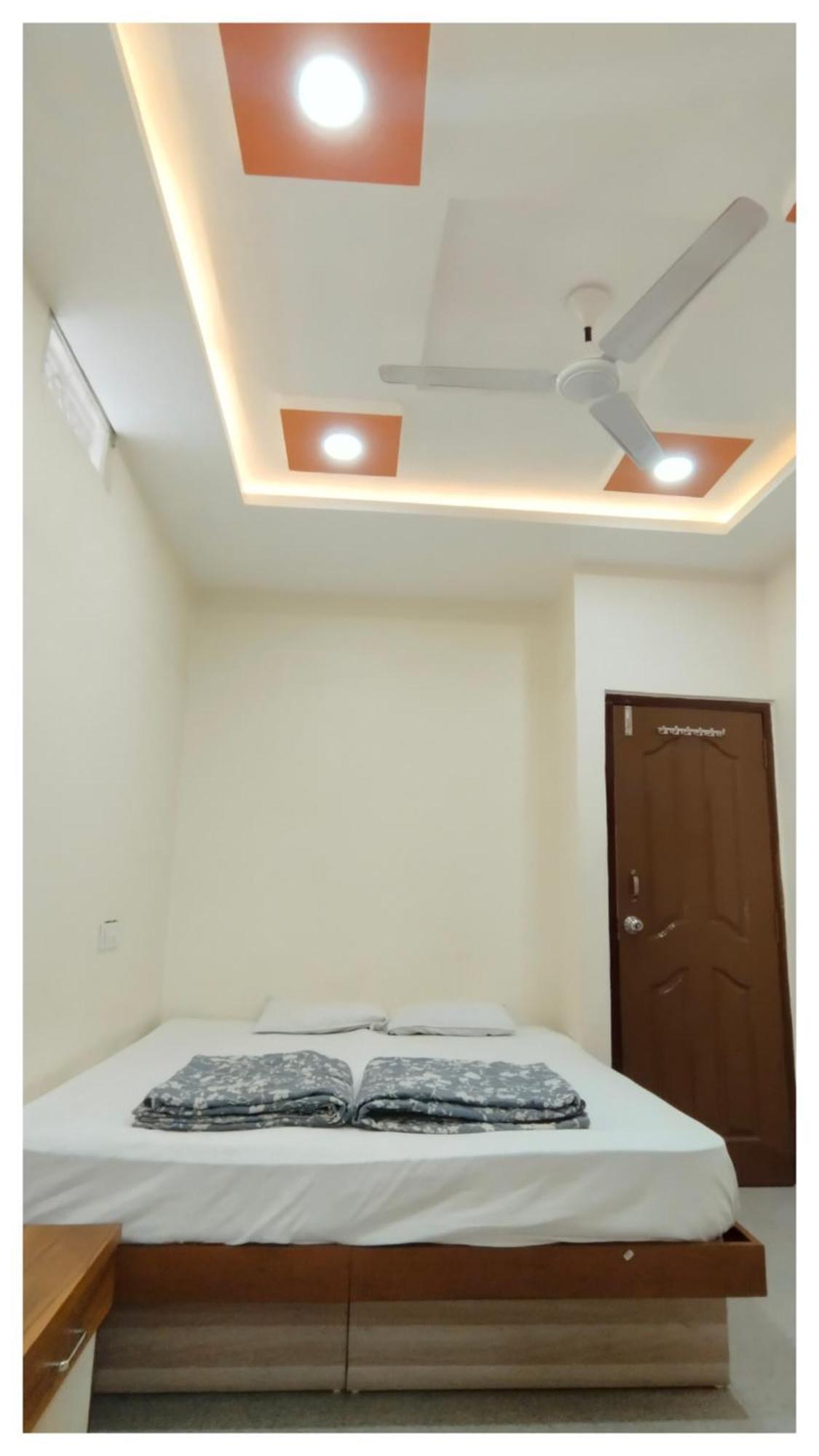 Shree Trilokeshwar Guesthouse Uddzsaín Kültér fotó