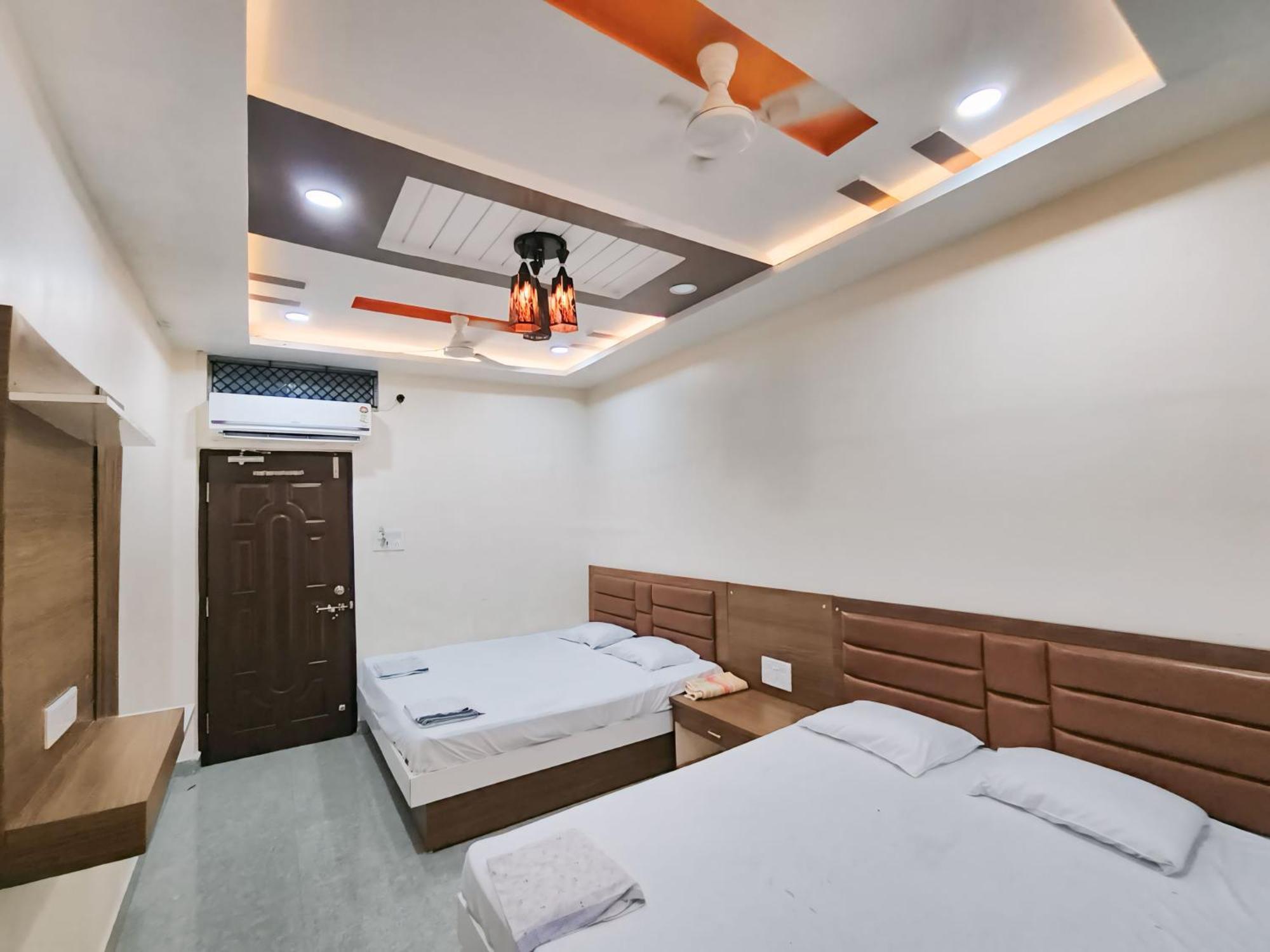 Shree Trilokeshwar Guesthouse Uddzsaín Kültér fotó